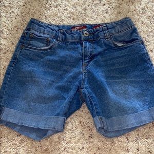 JEAN SHORTS!!